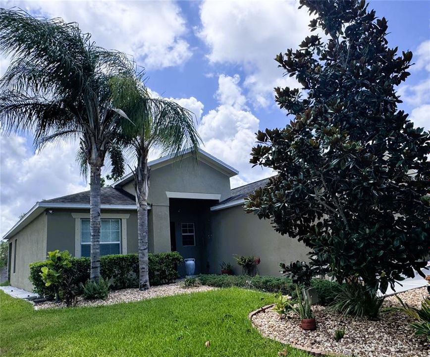 For Sale: $300,000 (3 beds, 2 baths, 1360 Square Feet)