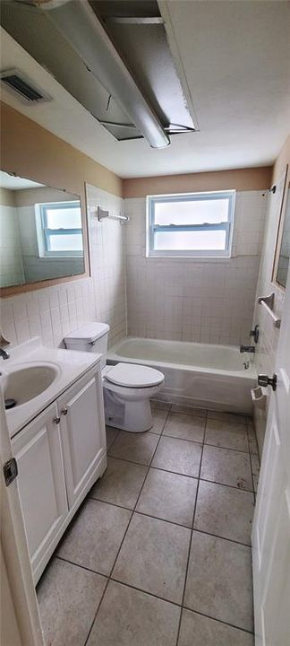 For Rent: $1,700 (2 beds, 1 baths, 1128 Square Feet)