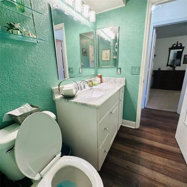 На продажу: $329,900 (3 спален, 2 ванн, 1322 Квадратных фут)