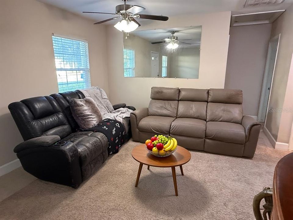 En Venta: $284,900 (3 camas, 2 baños, 1457 Pies cuadrados)