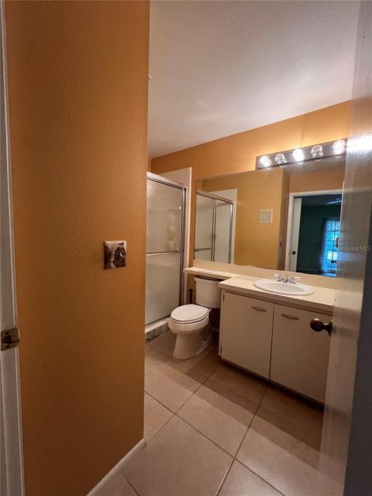 На продажу: $153,000 (2 спален, 2 ванн, 1060 Квадратных фут)