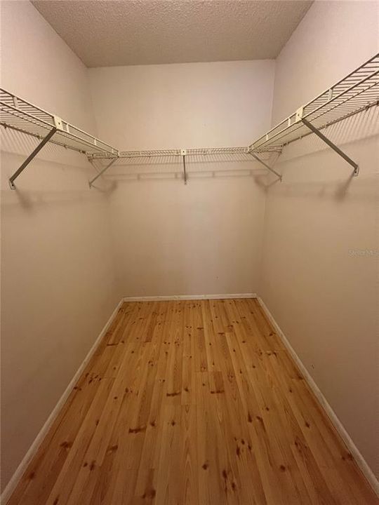 На продажу: $153,000 (2 спален, 2 ванн, 1060 Квадратных фут)