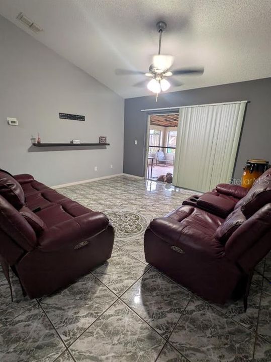For Sale: $343,000 (3 beds, 2 baths, 1536 Square Feet)