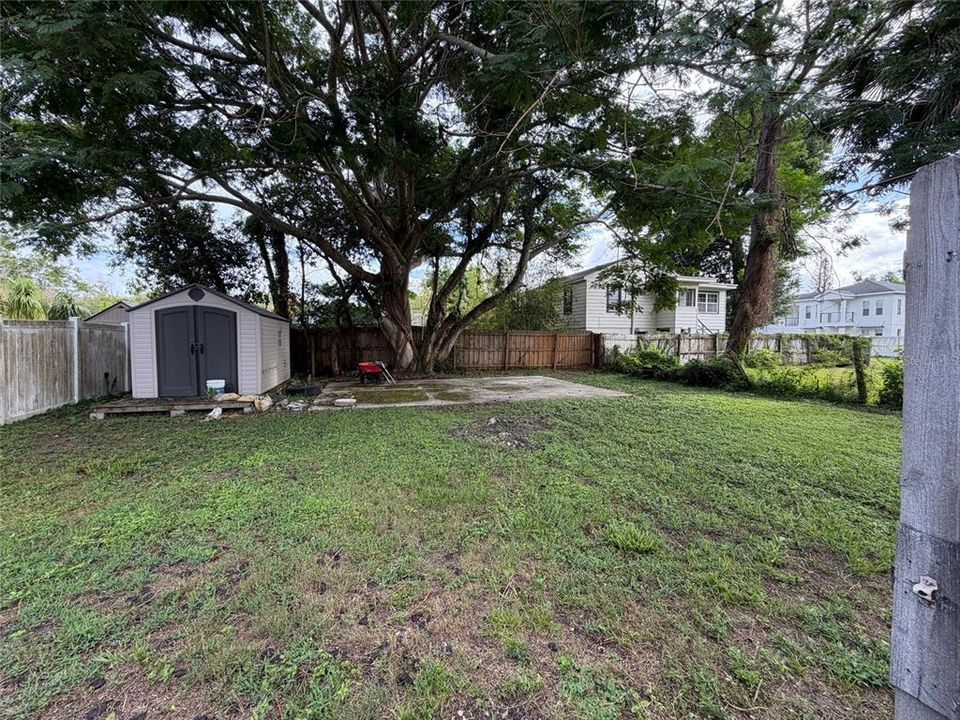 For Rent: $2,195 (2 beds, 1 baths, 850 Square Feet)