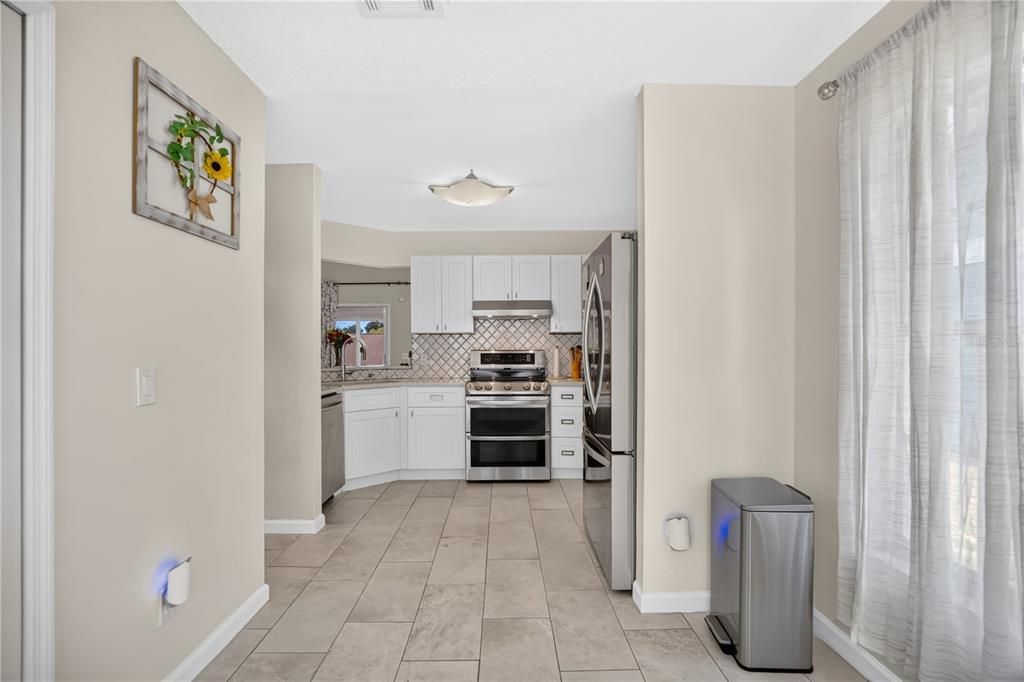 For Sale: $340,000 (3 beds, 2 baths, 1704 Square Feet)