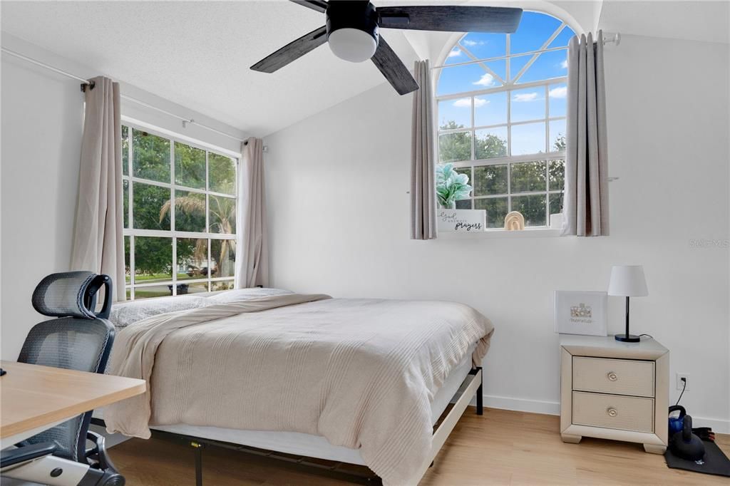 For Sale: $340,000 (3 beds, 2 baths, 1704 Square Feet)