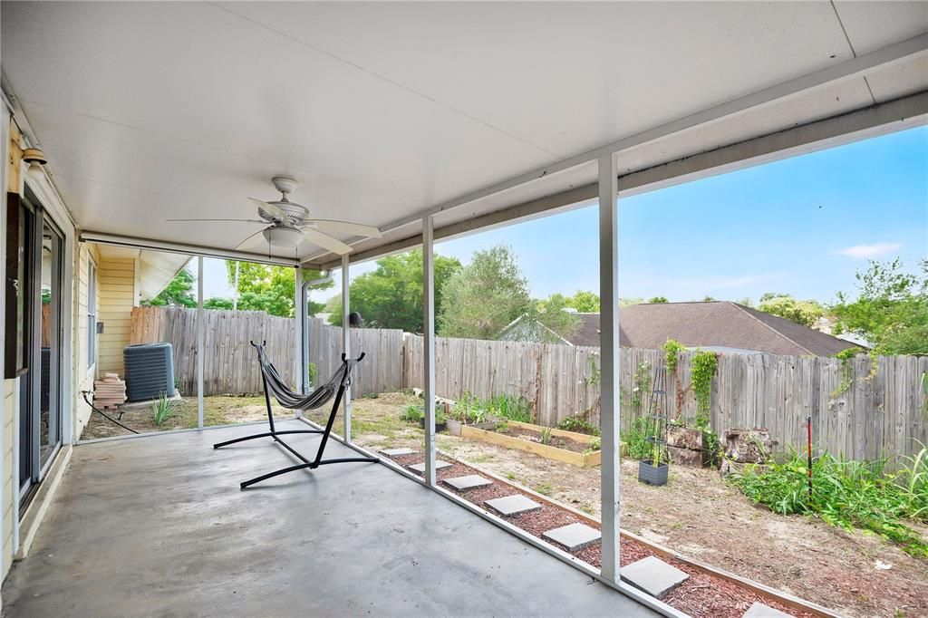 For Sale: $340,000 (3 beds, 2 baths, 1704 Square Feet)