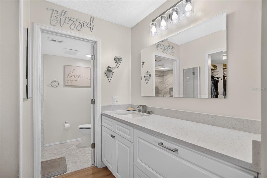 For Sale: $340,000 (3 beds, 2 baths, 1704 Square Feet)