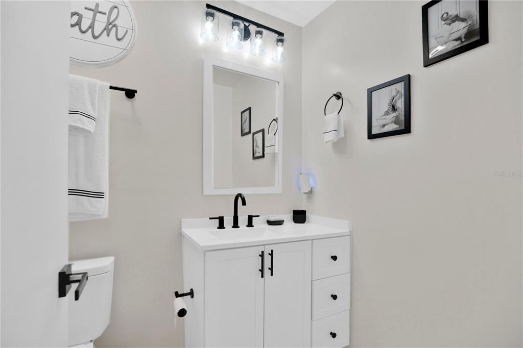 For Sale: $340,000 (3 beds, 2 baths, 1704 Square Feet)