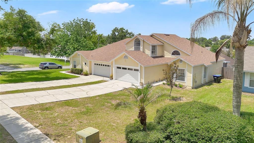 For Sale: $340,000 (3 beds, 2 baths, 1704 Square Feet)