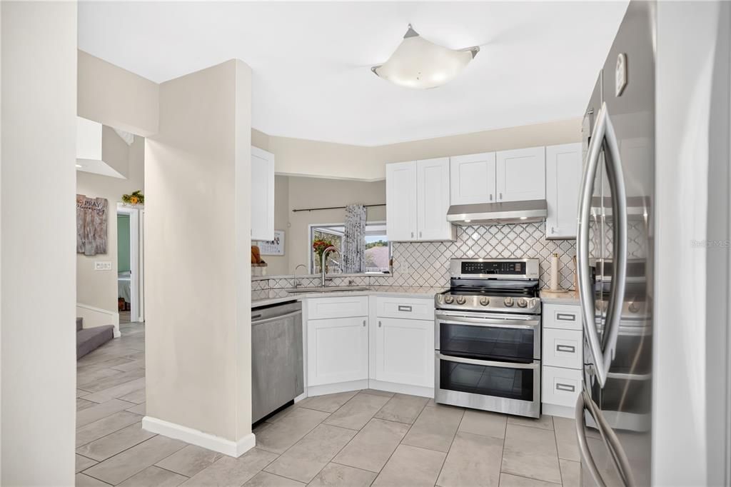 For Sale: $340,000 (3 beds, 2 baths, 1704 Square Feet)