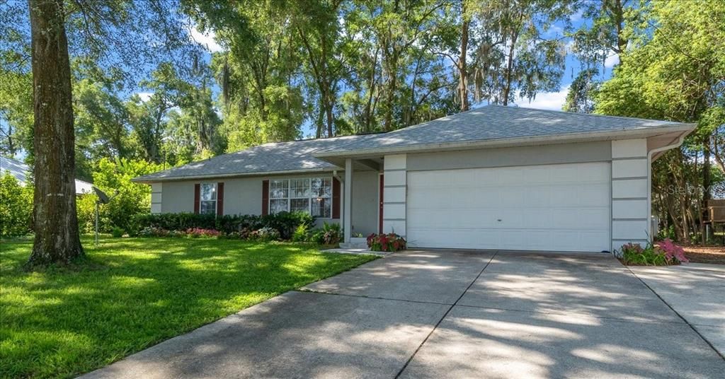 For Sale: $244,900 (3 beds, 2 baths, 1352 Square Feet)