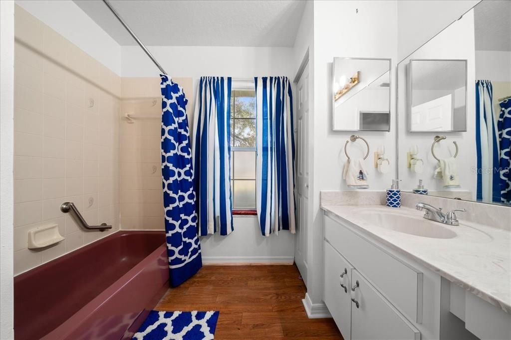 For Sale: $244,900 (3 beds, 2 baths, 1352 Square Feet)