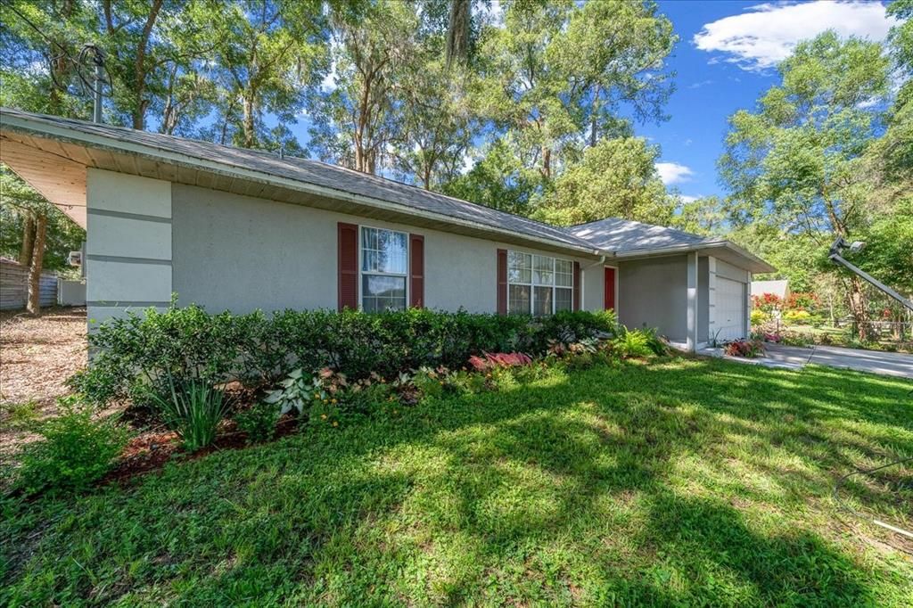 For Sale: $244,900 (3 beds, 2 baths, 1352 Square Feet)
