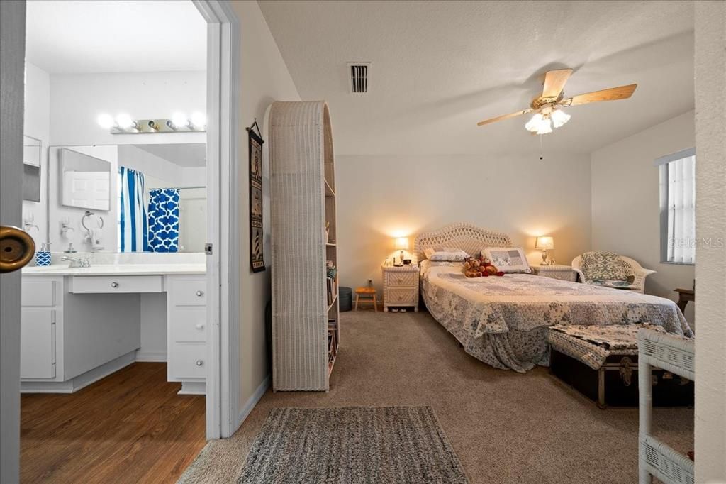 For Sale: $244,900 (3 beds, 2 baths, 1352 Square Feet)