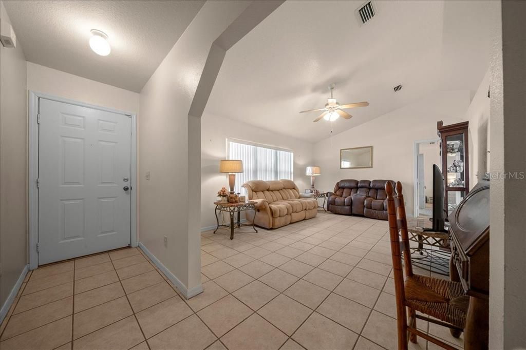 For Sale: $244,900 (3 beds, 2 baths, 1352 Square Feet)