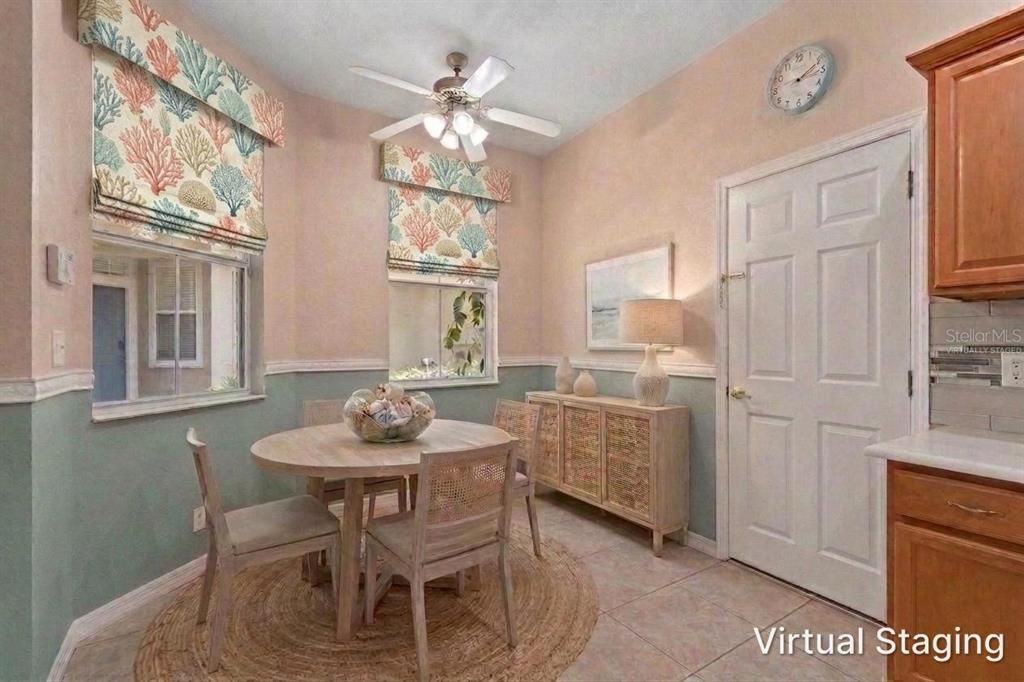 En Venta: $445,000 (3 camas, 2 baños, 2027 Pies cuadrados)