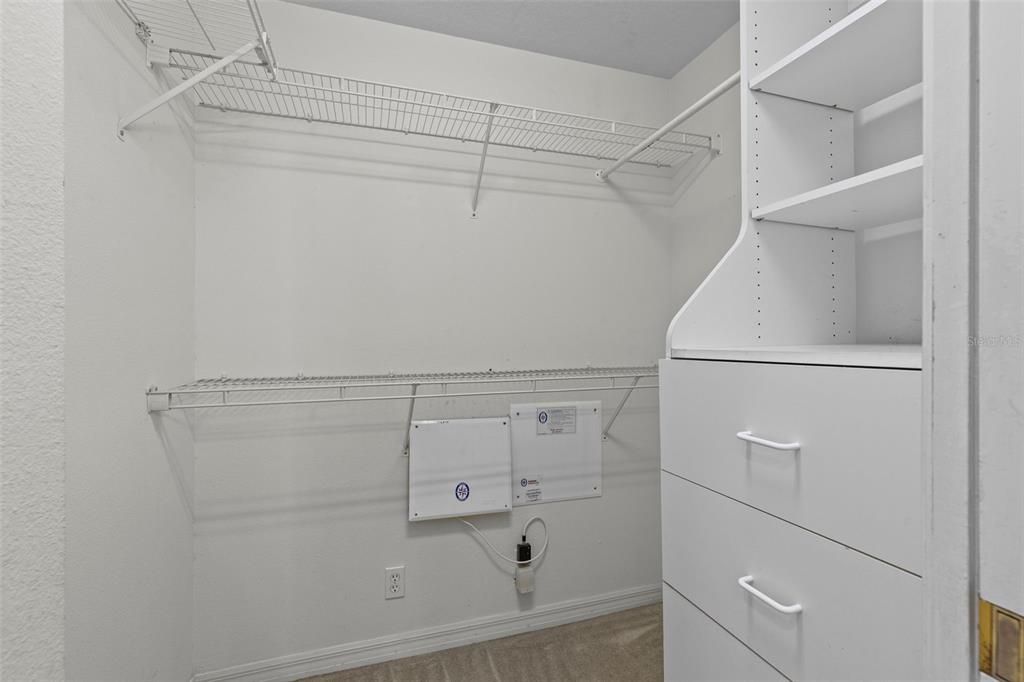 En Venta: $445,000 (3 camas, 2 baños, 2027 Pies cuadrados)