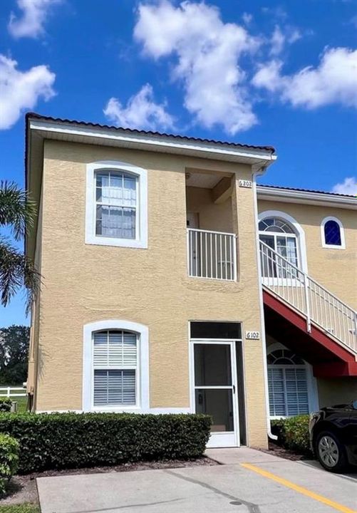 For Sale: $162,500 (2 beds, 2 baths, 981 Square Feet)