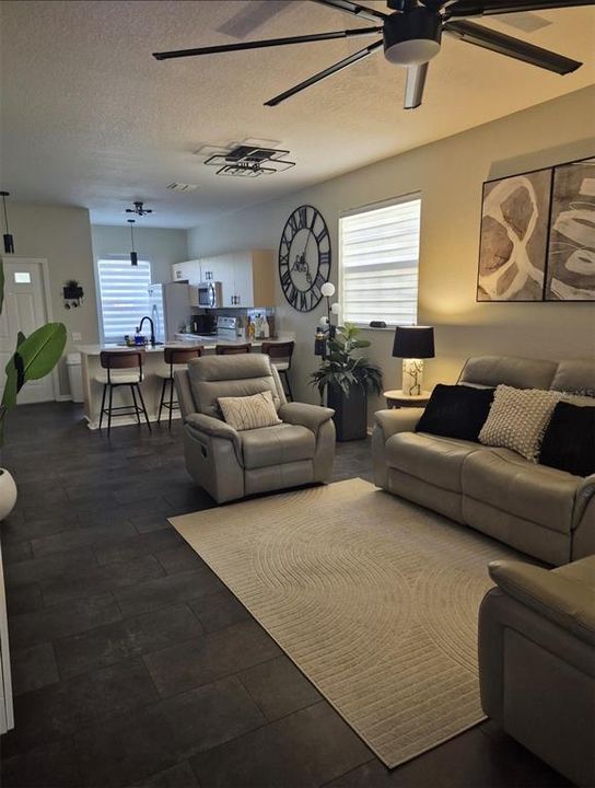 For Sale: $162,500 (2 beds, 2 baths, 981 Square Feet)