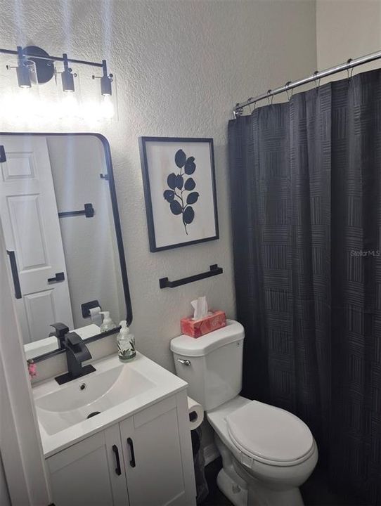 For Sale: $162,500 (2 beds, 2 baths, 981 Square Feet)