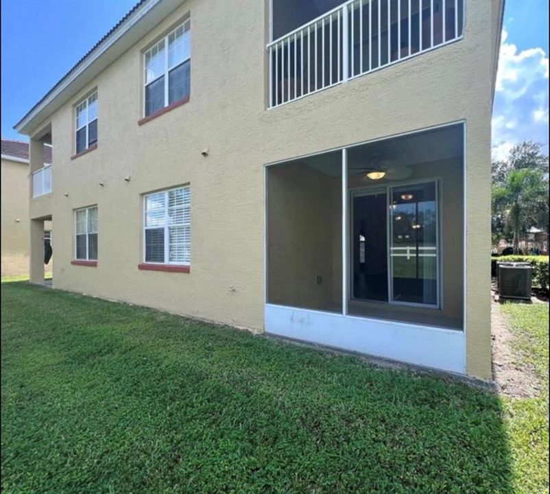 For Sale: $162,500 (2 beds, 2 baths, 981 Square Feet)