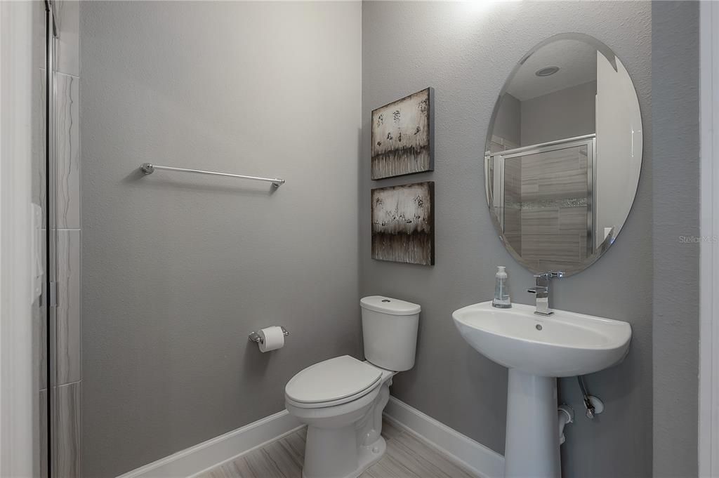 For Sale: $895,000 (5 beds, 4 baths, 3895 Square Feet)