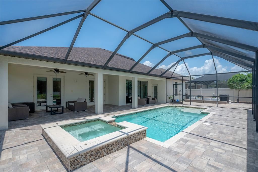 For Sale: $895,000 (5 beds, 4 baths, 3895 Square Feet)