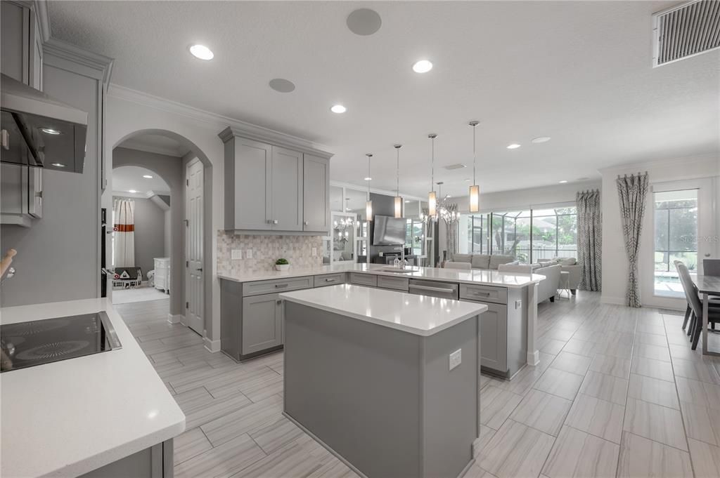 For Sale: $895,000 (5 beds, 4 baths, 3895 Square Feet)