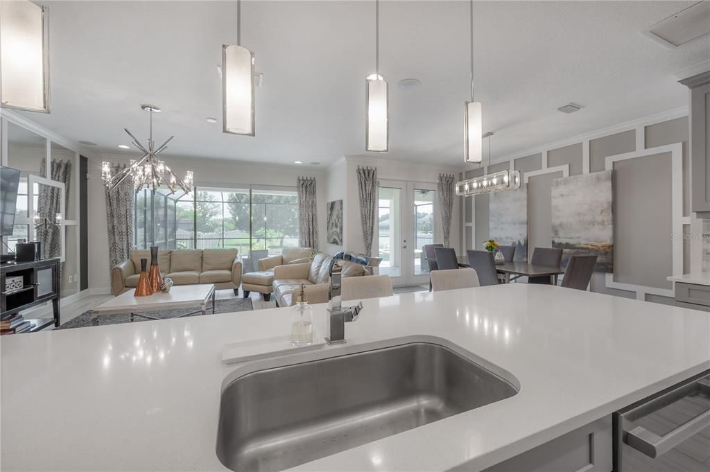 For Sale: $895,000 (5 beds, 4 baths, 3895 Square Feet)