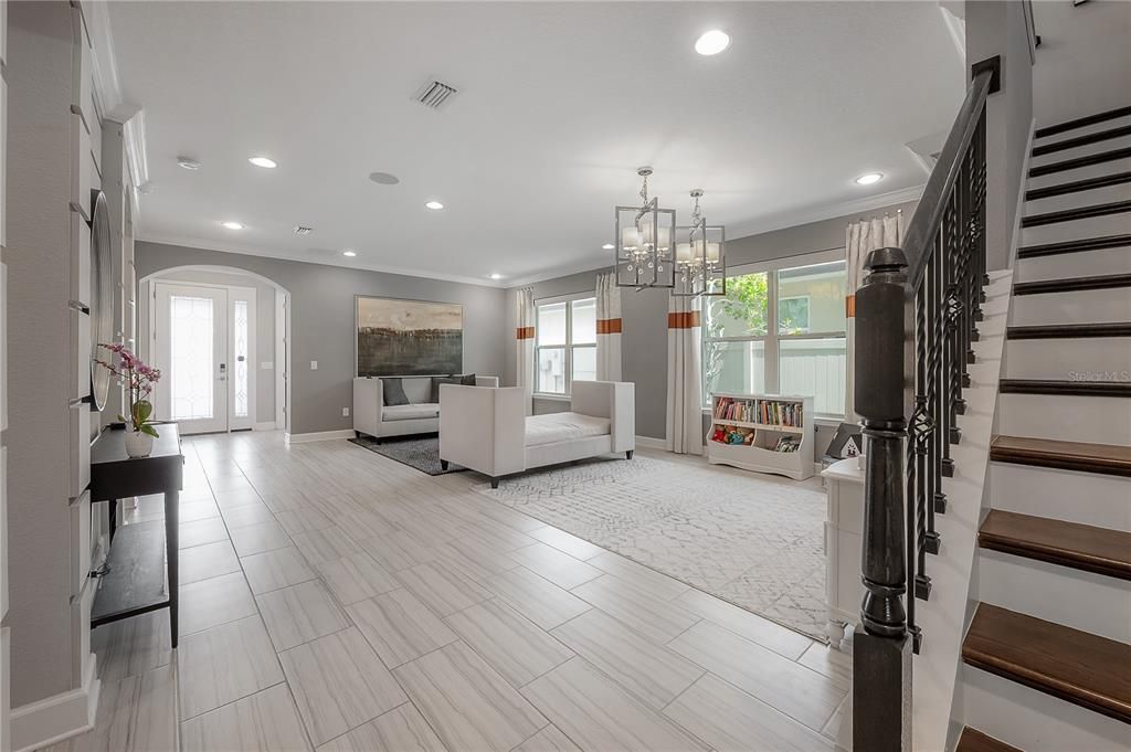 For Sale: $895,000 (5 beds, 4 baths, 3895 Square Feet)