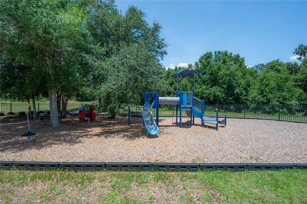 For Sale: $895,000 (5 beds, 4 baths, 3895 Square Feet)