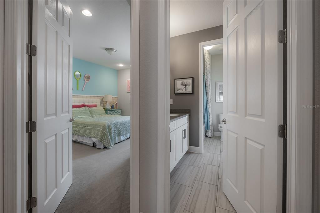 For Sale: $895,000 (5 beds, 4 baths, 3895 Square Feet)
