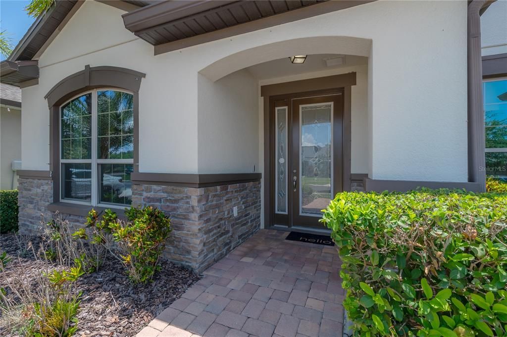 For Sale: $895,000 (5 beds, 4 baths, 3895 Square Feet)