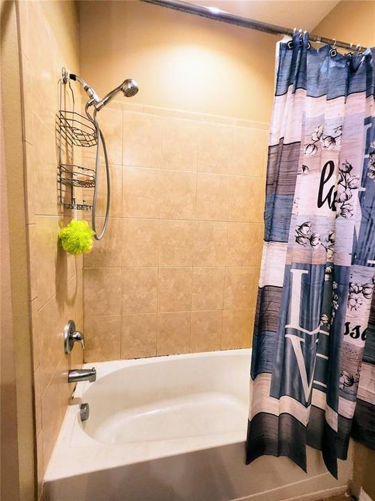 На продажу: $429,000 (5 спален, 3 ванн, 2444 Квадратных фут)