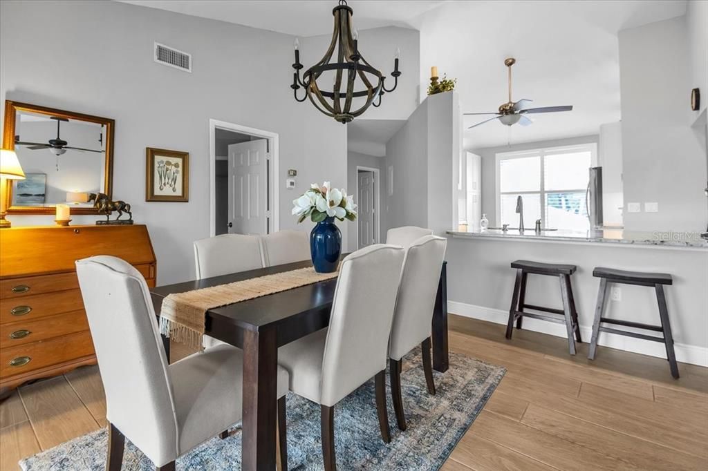 For Sale: $275,000 (2 beds, 2 baths, 1351 Square Feet)