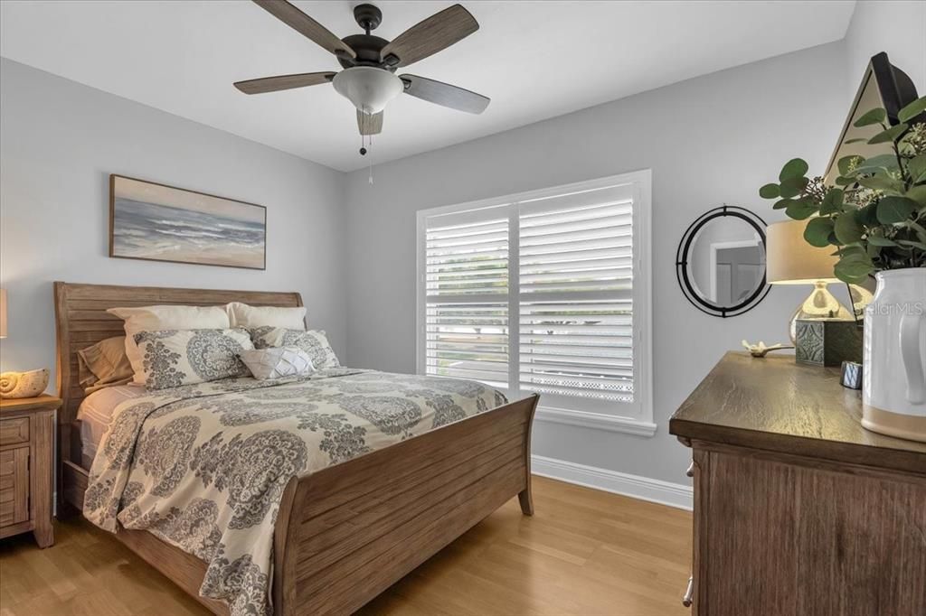 For Sale: $275,000 (2 beds, 2 baths, 1351 Square Feet)