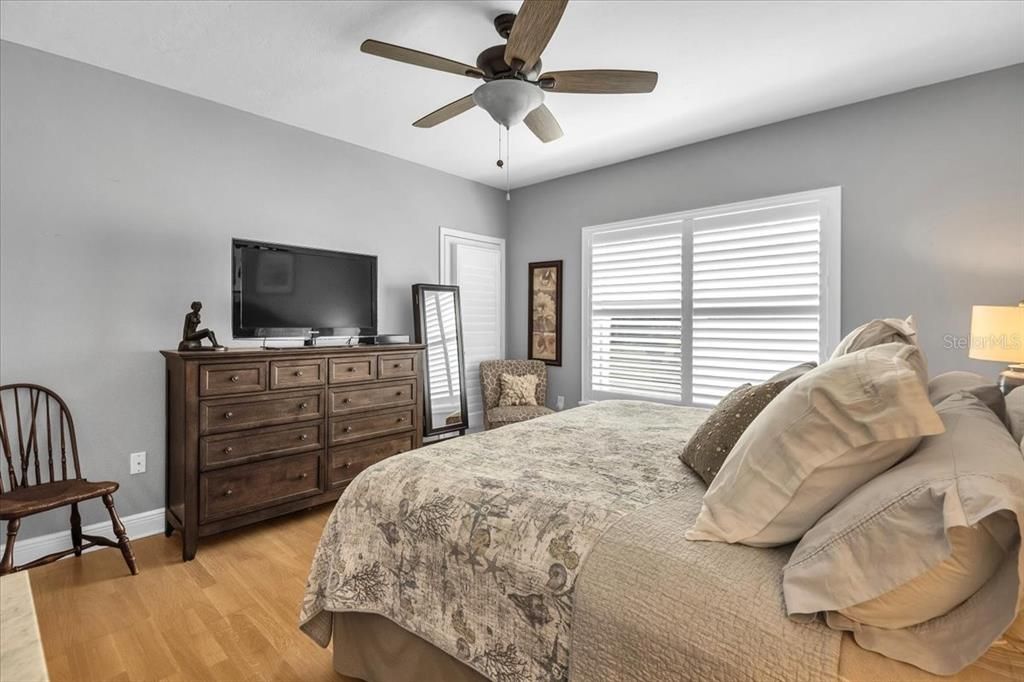 For Sale: $275,000 (2 beds, 2 baths, 1351 Square Feet)