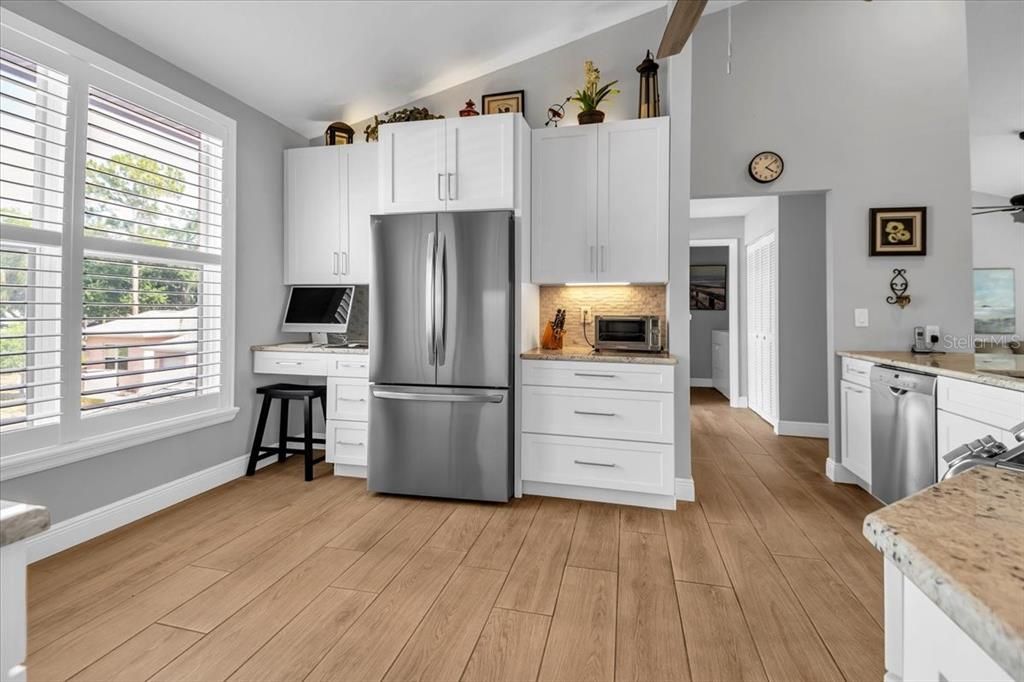 For Sale: $275,000 (2 beds, 2 baths, 1351 Square Feet)