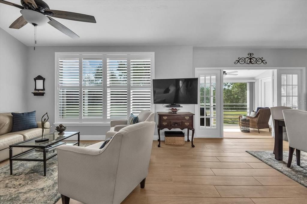 For Sale: $275,000 (2 beds, 2 baths, 1351 Square Feet)
