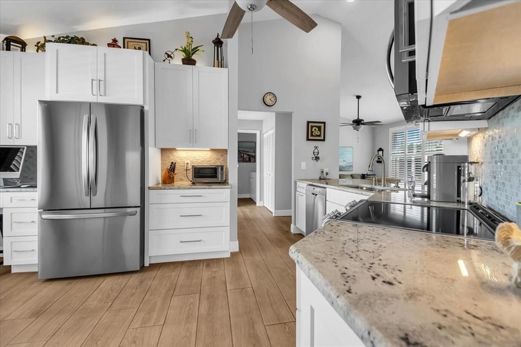For Sale: $275,000 (2 beds, 2 baths, 1351 Square Feet)