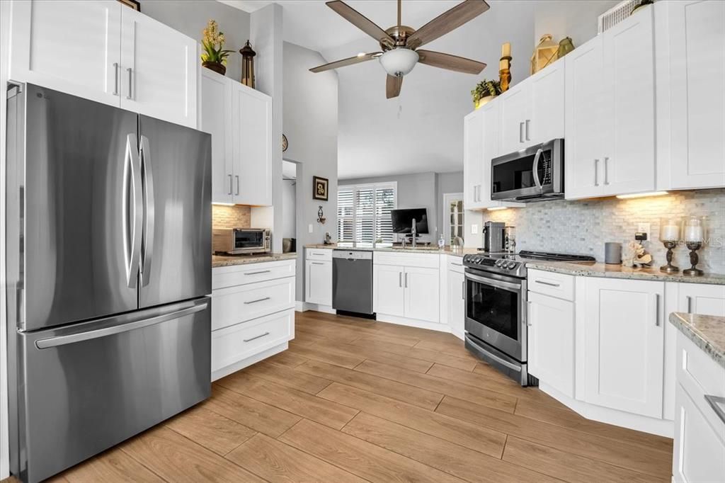 For Sale: $275,000 (2 beds, 2 baths, 1351 Square Feet)