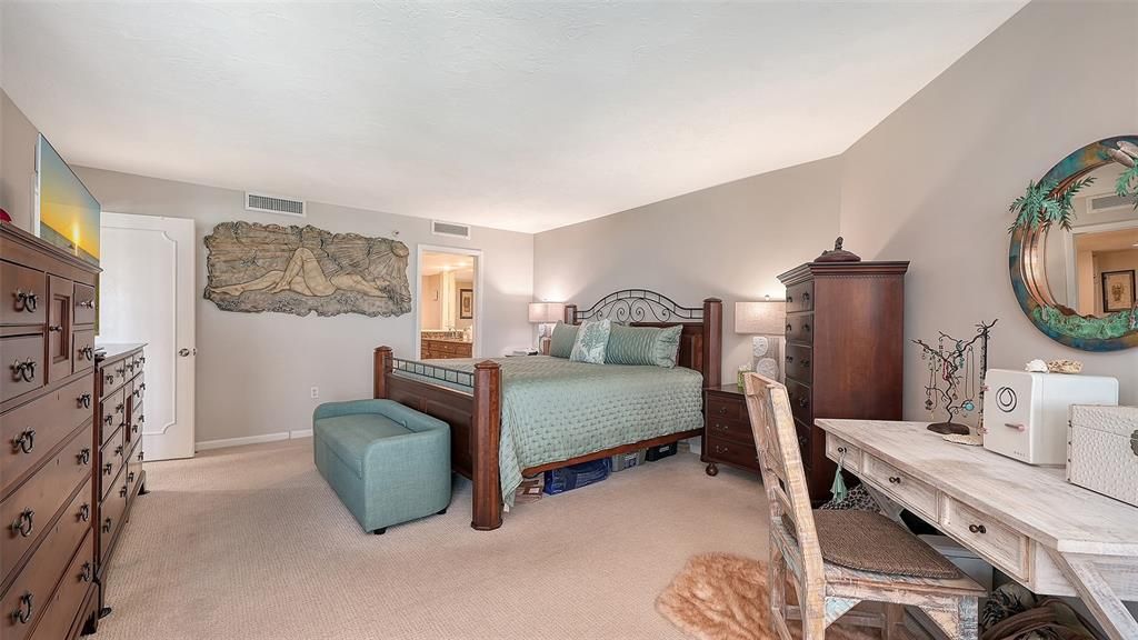 For Rent: $4,500 (2 beds, 2 baths, 1729 Square Feet)