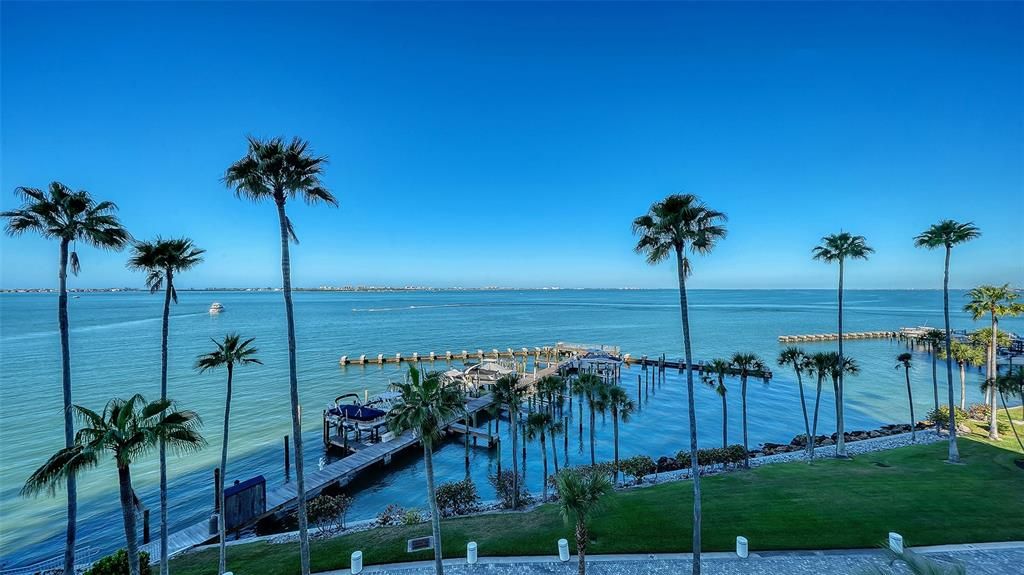 For Rent: $4,500 (2 beds, 2 baths, 1729 Square Feet)
