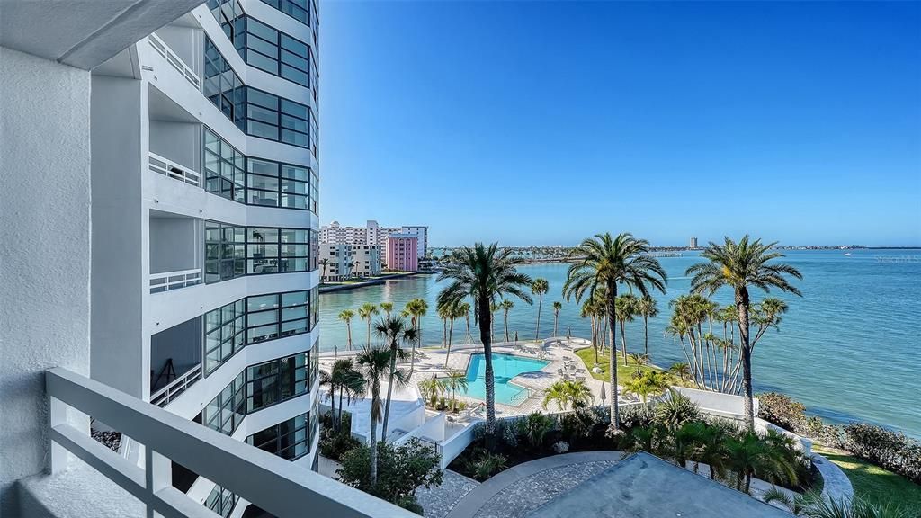 For Rent: $4,500 (2 beds, 2 baths, 1729 Square Feet)