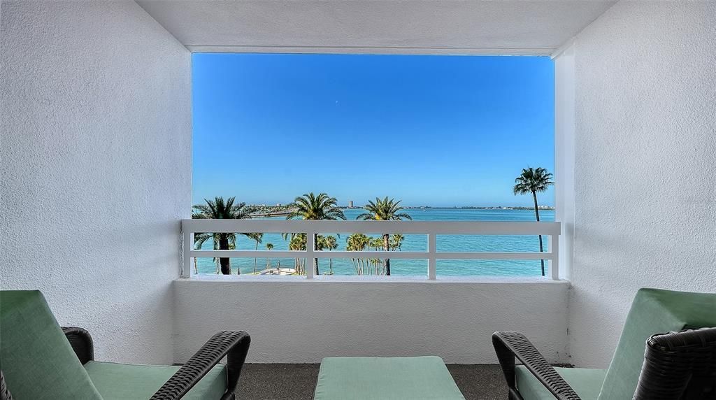 For Rent: $4,500 (2 beds, 2 baths, 1729 Square Feet)
