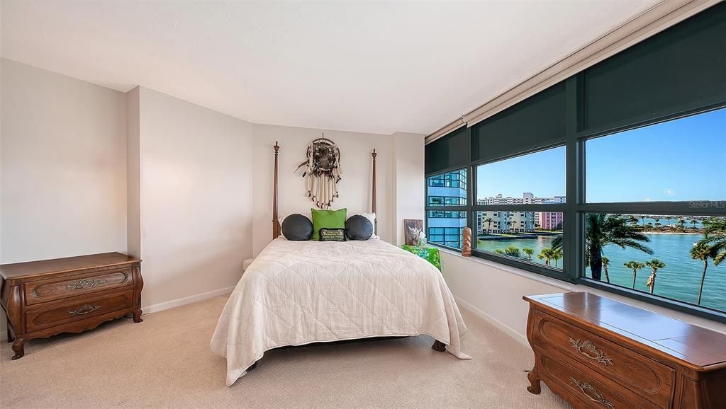 For Rent: $4,500 (2 beds, 2 baths, 1729 Square Feet)