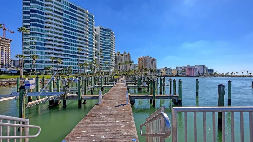 For Rent: $4,500 (2 beds, 2 baths, 1729 Square Feet)
