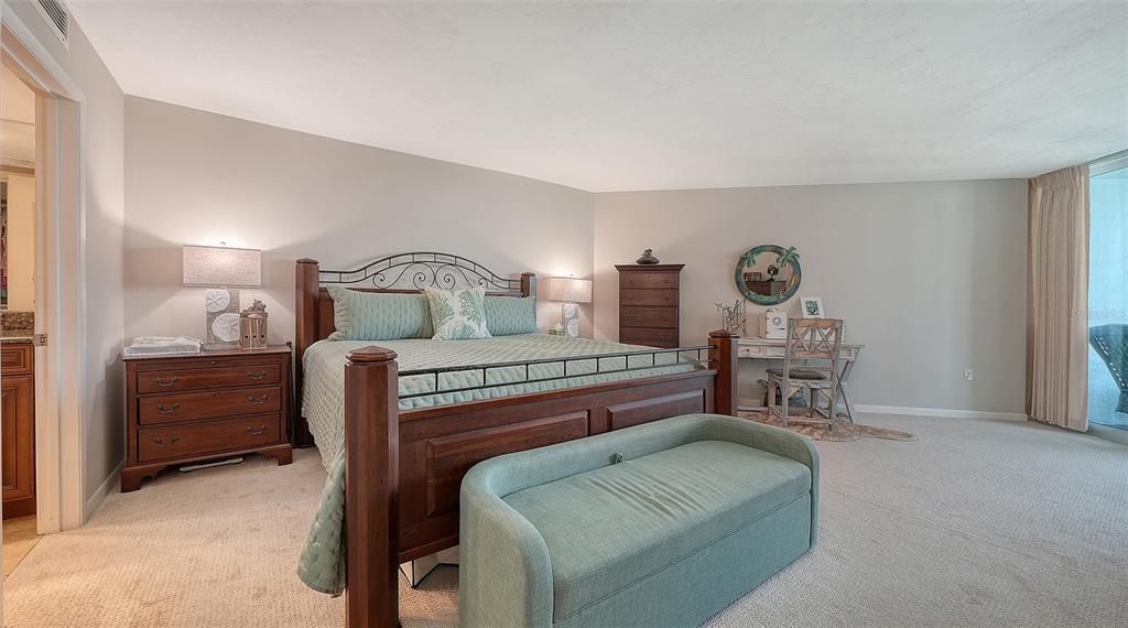 For Rent: $4,500 (2 beds, 2 baths, 1729 Square Feet)
