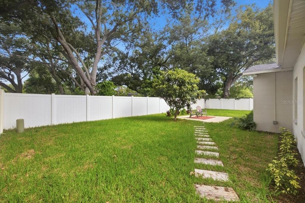 Activo con contrato: $619,000 (3 camas, 2 baños, 1942 Pies cuadrados)
